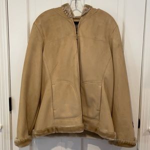 Jones of New York faux suede jacket with faux fur trim.